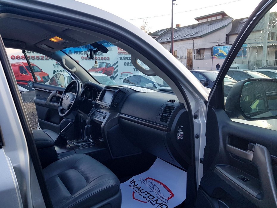 Toyota Land Cruiser 200