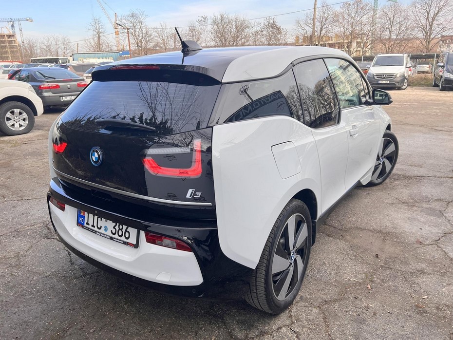 BMW I3